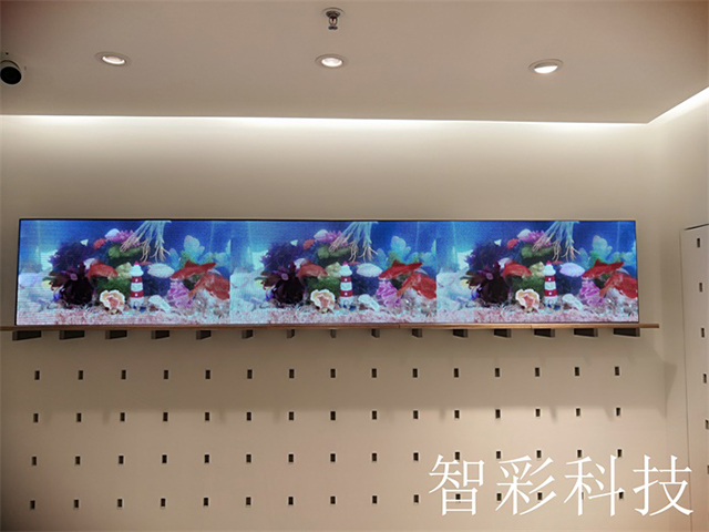 Lily服裝店LED顯示屏由上海智彩科技設(shè)計、安裝